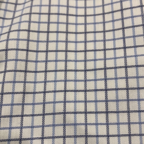 Tommy Hilfiger Men's Athletic-Fit Stretch Performance Dress Shirt 16 1/2 x 36/37 - Picture 4 of 4